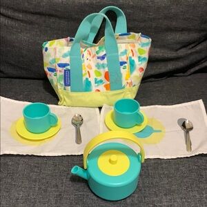 Lovevery Pinkies Up Picnic Set (Enthusiast Play Kit - Months 28, 29, 30)